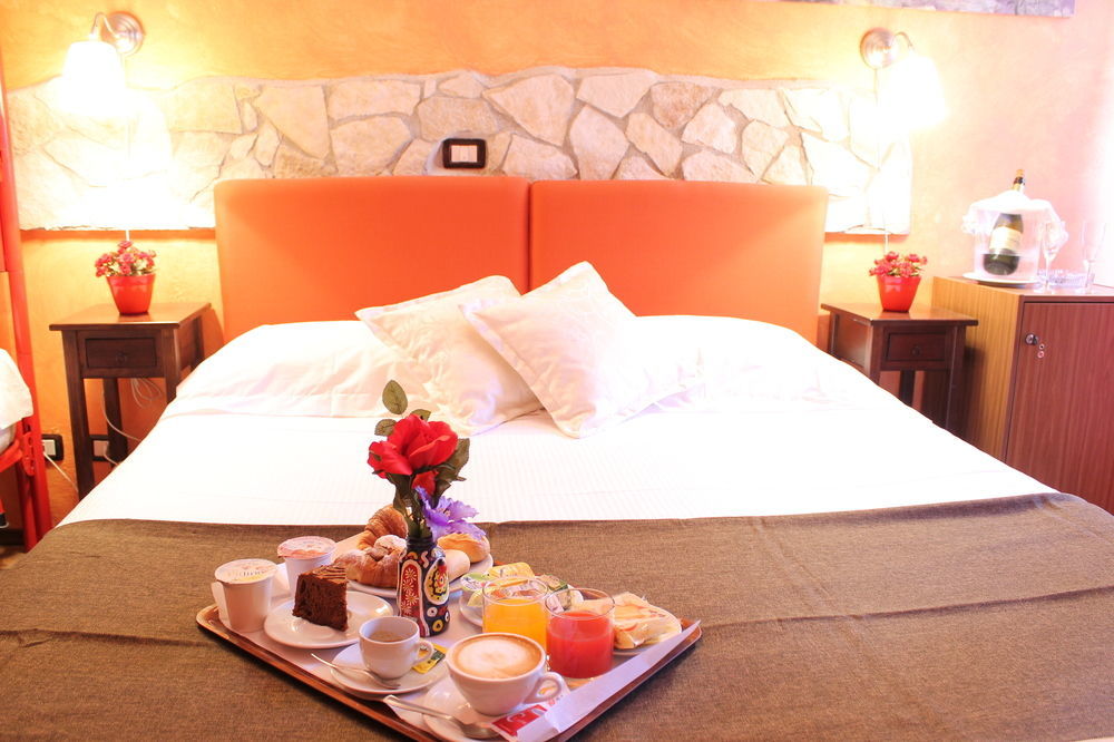 Hotel La Torraccia Таркиния Екстериор снимка